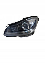 Laden Sie das Bild in den Galerie-Viewer, Frontscheinwerfer Mercedes-Benz W204 A2048205559 Xenon Links Headlight SCH3222101780fe