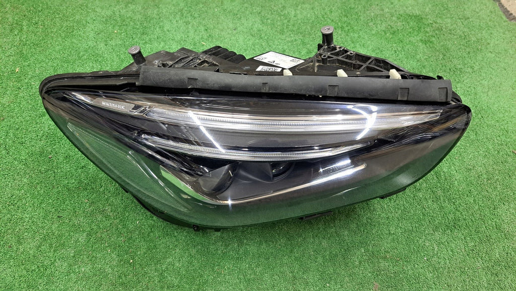 Frontscheinwerfer Mercedes-Benz W247 A247902003 FULL LED Rechts Headlight