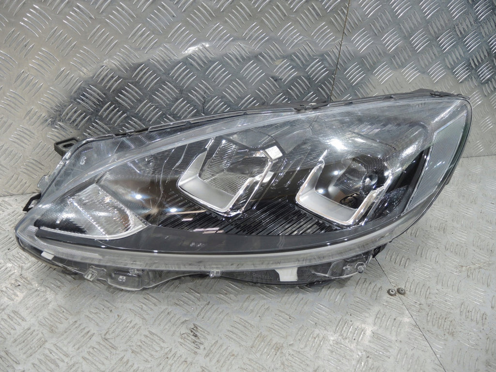 Frontscheinwerfer Ford Kuga LV4B-13W029-AK LV4B-13W030-AK LED Rechts oder Links SCH7825359804yr