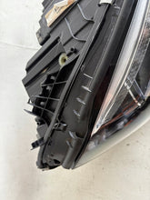 Laden Sie das Bild in den Galerie-Viewer, Frontscheinwerfer Mercedes-Benz W206 A2069065404 LED Rechts Headlight SCH3355751826sz
