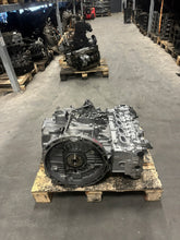 Laden Sie das Bild in den Galerie-Viewer, Motor Mercedes-Benz Glc 274920 2.0 CGI 79TKm 2018 Benzin Engine Unkomplett