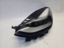 Load image into Gallery viewer, Frontscheinwerfer Tesla Model 3 1514952-20-E LED Ein Stück (Rechts oder Links)