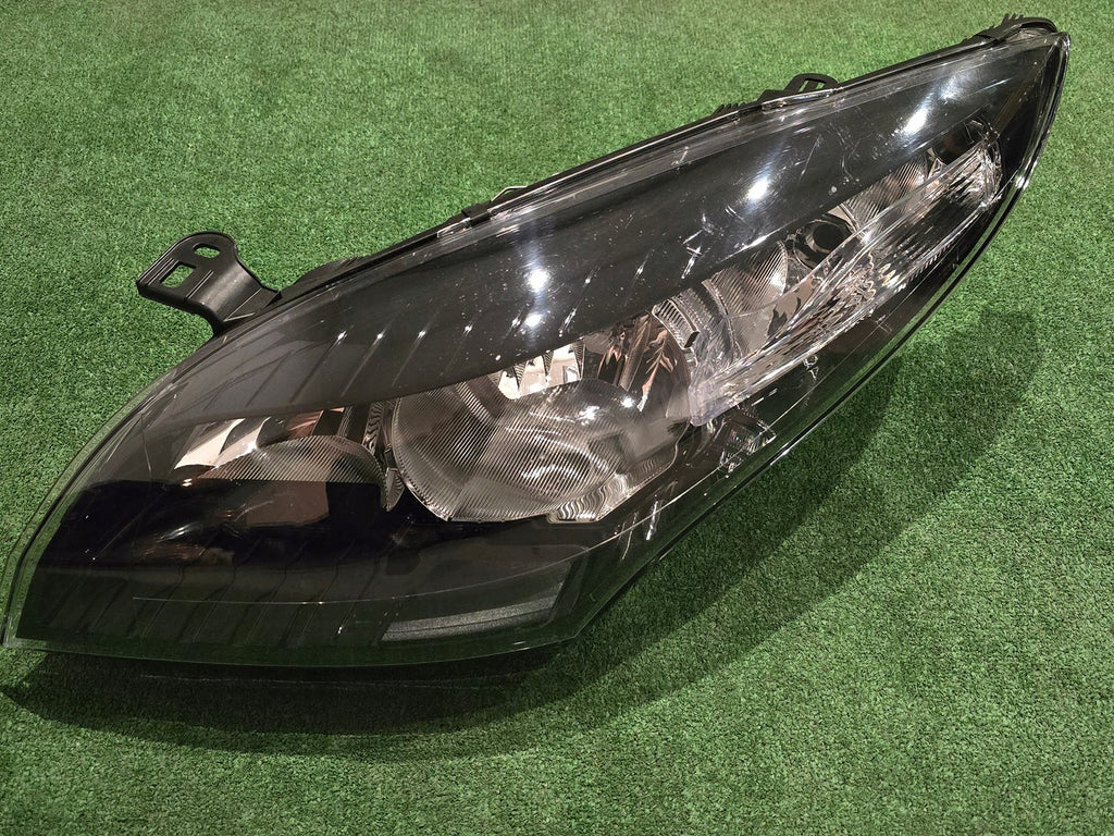 Frontscheinwerfer Renault Megane III 260602545R Links Scheinwerfer Headlight SCH4049785366nk