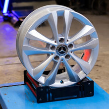 Load image into Gallery viewer, 4x Alufelge 17 Zoll 7.0" 5x112 48 5ET Glanz Silber Mercedes-Benz Viano Rim Wheel FEL8868404463iu