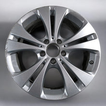 Laden Sie das Bild in den Galerie-Viewer, 1x Alufelge 17 Zoll 7.5&quot; 5x112 A2464010800 Mercedes-Benz W246 Rim Wheel