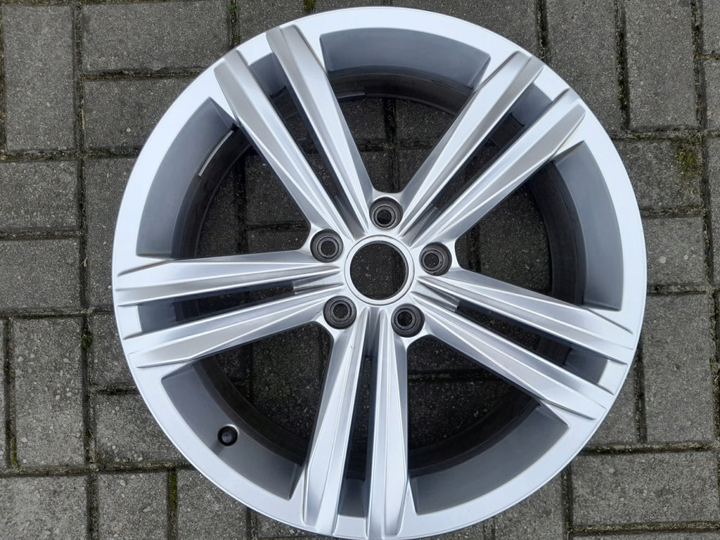 1x Alufelge 18 Zoll 7.0" 5x112 43ET Glanz Silber 5NA601025M VW Tiguan Rim Wheel FEL4406792607hs