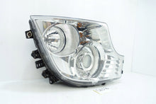 Load image into Gallery viewer, Frontscheinwerfer Mercedes-Benz A9608200739 Bi-Xenon Rechts Headlight SCH1754210224na