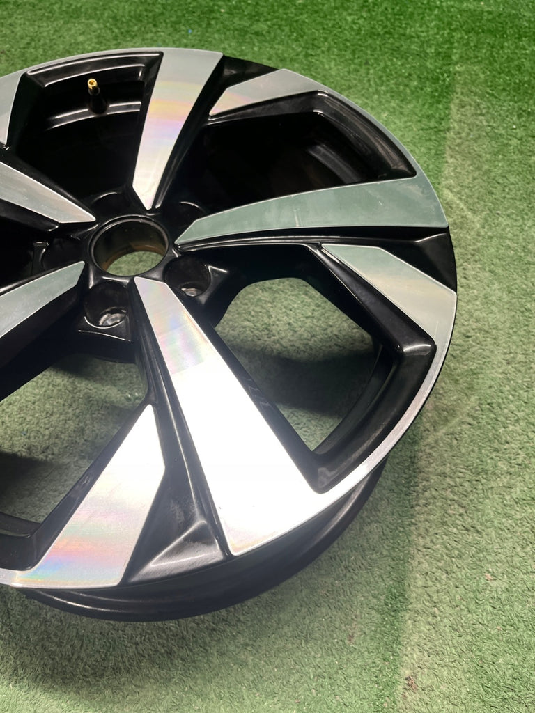1x Alufelge 17 Zoll 6.5" 5x100 39ET Glanz Silber 2G7601025B VW T-Cross Rim Wheel FEL5888329723dm