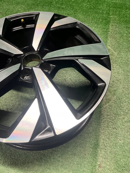 1x Alufelge 17 Zoll 6.5" 5x100 39ET Glanz Silber 2G7601025B VW T-Cross Rim Wheel FEL5888329723dm