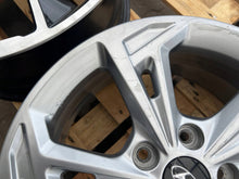 Laden Sie das Bild in den Galerie-Viewer, 1x Alufelge 17 Zoll 5x114.3 52910J9700 Hyundai Kona Rim Wheel FEL4194016953ls
