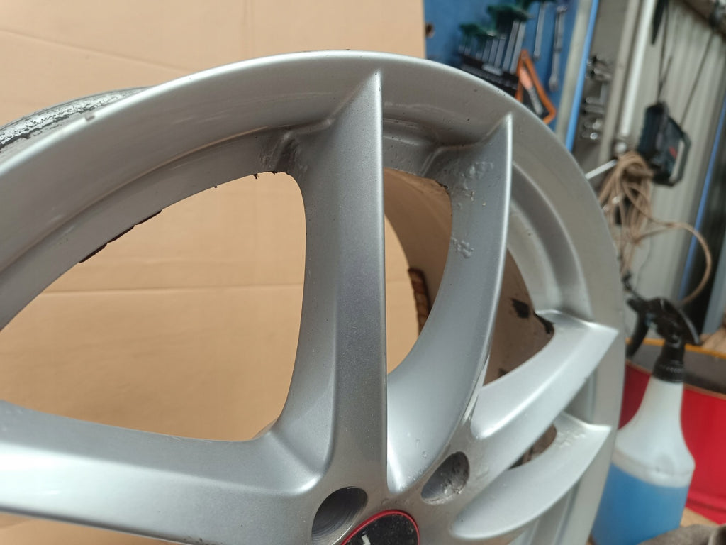 1x Alufelge 17 Zoll 7.0" 5x114.3 49ET Matt Silber KBA46325 46R7705 Rim Wheel FEL3393416831xq