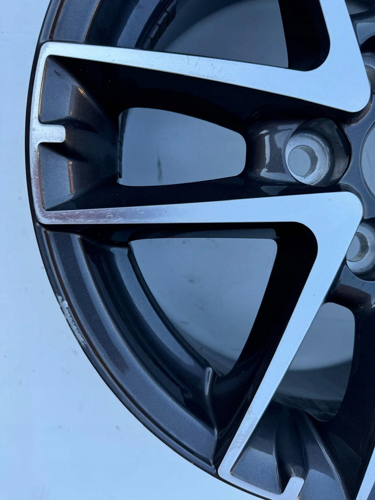 1x Alufelge 16 Zoll 6.5" 5x114.3 45ET Glanz Silber 42611-YY500 Mg Auris