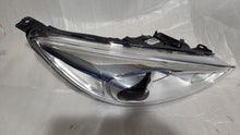 Load image into Gallery viewer, Frontscheinwerfer Ford Focus F1EB-13005-AD Xenon Rechts Scheinwerfer Headlight SCH4955851333gs