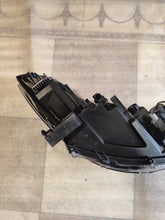 Laden Sie das Bild in den Galerie-Viewer, Frontscheinwerfer Toyota Corolla 16-184 LED Links Scheinwerfer Headlight SCH9609443125vk