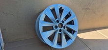Laden Sie das Bild in den Galerie-Viewer, 1x Alufelge 16 Zoll 6.0" 5x100 38ET 657601025AJ Skoda Scala Rim Wheel FEL9937962180ad