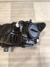 Laden Sie das Bild in den Galerie-Viewer, Frontscheinwerfer Mercedes-Benz W247 W246 A2479067600 Rechts Headlight SCH4055523311sw