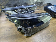 Laden Sie das Bild in den Galerie-Viewer, Frontscheinwerfer Toyota Yaris Cross OD-310 Rechts Scheinwerfer Headlight SCH7626484381rn