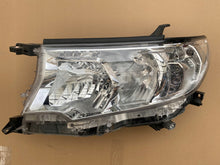 Laden Sie das Bild in den Galerie-Viewer, Frontscheinwerfer Toyota Land Cruiser 60-265 Links Scheinwerfer Headlight SCH9118584719zc