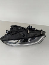 Laden Sie das Bild in den Galerie-Viewer, Frontscheinwerfer Mercedes-Benz W246 A2469066901 Links Scheinwerfer Headlight SCH2123074186es