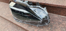 Load image into Gallery viewer, Frontscheinwerfer Toyota Yaris Cross Xenon Rechts Scheinwerfer Headlight SCH9616318667vm