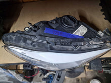 Laden Sie das Bild in den Galerie-Viewer, Frontscheinwerfer BMW 5 F11 F10 1LL01013104 010131040060928028862887 Rechts SCH6492087087jc