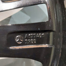 Laden Sie das Bild in den Galerie-Viewer, 1x Alufelge 17 Zoll 6.5" 5x112 44ET Glanz Schwarz A1774012900 Mercedes-Benz FEL3812202695ez