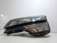 Laden Sie das Bild in den Galerie-Viewer, Frontscheinwerfer Skoda Karoq 57B941015A Links Scheinwerfer Headlight SCH1417979526ok