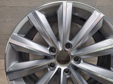 Load image into Gallery viewer, 1x Alufelge 17 Zoll 7.5" 5x112 47ET Glanz Silber 3AA601025F VW Passat B7 FEL1471483437cf