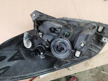 Laden Sie das Bild in den Galerie-Viewer, Frontscheinwerfer Dacia Sandero 8200733877- Rechts Scheinwerfer Headlight