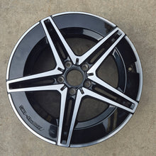 Laden Sie das Bild in den Galerie-Viewer, 1x Alufelge 18 Zoll 7.5" 5x112 40ET Glanz A2064017600 Mercedes-Benz W206 FEL5092643331to