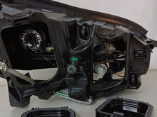 Laden Sie das Bild in den Galerie-Viewer, Frontscheinwerfer Opel Zafira C Vivaro 1656228180 Xenon Rechts oder Links