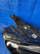 Laden Sie das Bild in den Galerie-Viewer, Frontscheinwerfer Mercedes-Benz Gle A1679065806 LED Rechts Headlight