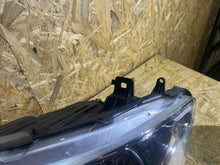 Laden Sie das Bild in den Galerie-Viewer, Frontscheinwerfer Mercedes-Benz Sprinter A9109060000 Links Headlight