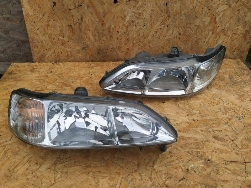 Frontscheinwerfer Honda Accord VI 1EB236036-01 Ein Stück (Rechts oder Links)