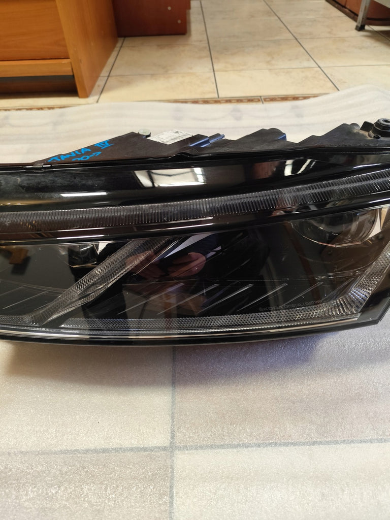 Frontscheinwerfer Skoda Octavia IV 5E4941015A Links Scheinwerfer Headlight SCH2370873204es