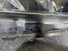 Laden Sie das Bild in den Galerie-Viewer, Frontscheinwerfer Mazda II D651-51030 Rechts Scheinwerfer Headlight SCH8303199187nz