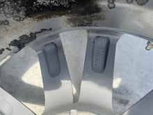 Load image into Gallery viewer, 1x Alufelge 17 Zoll 7.0&quot; 5x114.3 131224 Nissan Qashqai Rim Wheel