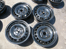 Load image into Gallery viewer, 4x Alufelge 15 Zoll 6.0" 5x112 47ET Silber VW Caddy V Golf III Jetta VI Touran FEL6907765148xw