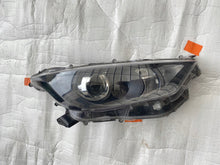 Load image into Gallery viewer, Frontscheinwerfer Toyota Yaris Rechts Scheinwerfer Headlight