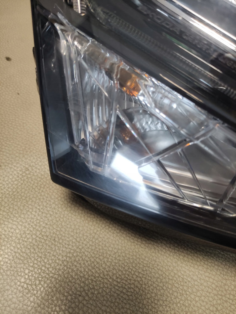 Frontscheinwerfer Skoda Superb III 3V1941016C LED Rechts Scheinwerfer Headlight