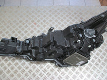 Laden Sie das Bild in den Galerie-Viewer, Frontscheinwerfer Toyota Corolla 81110-02S70 81150-02S70 LED Rechts oder Links