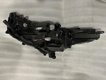 Laden Sie das Bild in den Galerie-Viewer, Frontscheinwerfer Toyota Highlander 10000-8A06K Rechts Scheinwerfer Headlight SCH9373129362zy