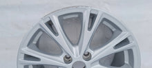 Laden Sie das Bild in den Galerie-Viewer, 1x Alufelge 17 Zoll 7.0&quot; 4x108 47 5ET Glanz Silber C1BC-MA Ford Fiesta Rim Wheel