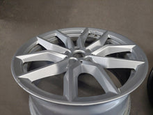 Load image into Gallery viewer, 1x Alufelge 19 Zoll 9.0" 5x112 38ET Glanz Silber 6880685 BMW X5 G05 G06 FEL1247963242tr