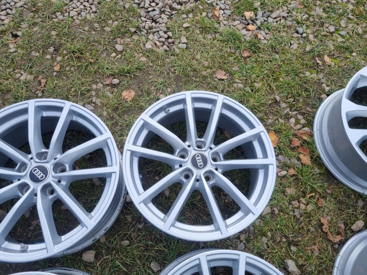 4x Alufelge 17 Zoll 7.5" 5x112 30ET Silber Audi Super Rim Wheel FEL5967387696gu