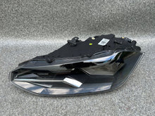 Laden Sie das Bild in den Galerie-Viewer, Frontscheinwerfer VW Polo 2G1941006 Links Scheinwerfer Headlight SCH5702130167np
