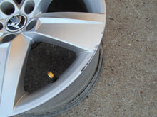 Load image into Gallery viewer, 1x Alufelge 16 Zoll 7.0" 5x100 46ET Glanz Silber 6V0601025B Skoda Fabia Iii FEL4720866064ki