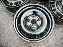 Laden Sie das Bild in den Galerie-Viewer, 4x Alufelge 15 Zoll 6.0" 5x112 47ET Silber VW Caddy V Golf III Jetta VI Touran FEL5528916007kt