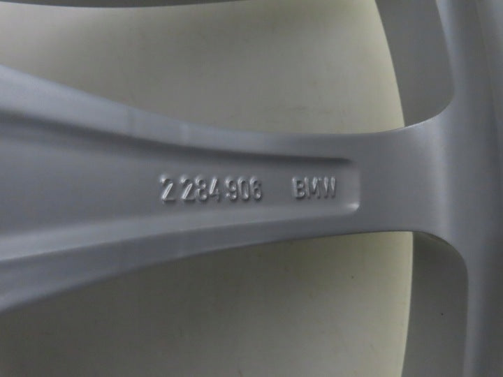 1x Alufelge 18 Zoll 9.0" 5x120 29ET Silber 2284906 BMW F80 Rim Wheel FEL1164670024rh