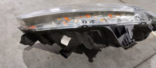 Laden Sie das Bild in den Galerie-Viewer, Frontscheinwerfer Ford Tourneo Connect DT11-13W030AC LED Links Headlight